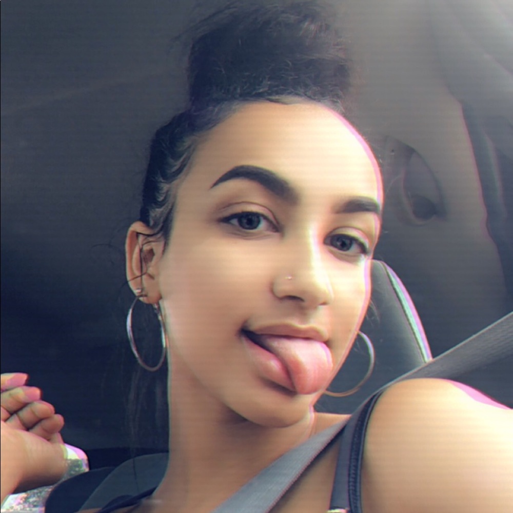 Meet your Posher, Victoria